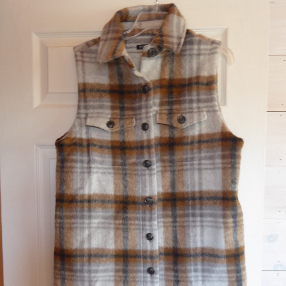 Parkhurst NWT Women's Shacket Style Long Plaid Vest - M